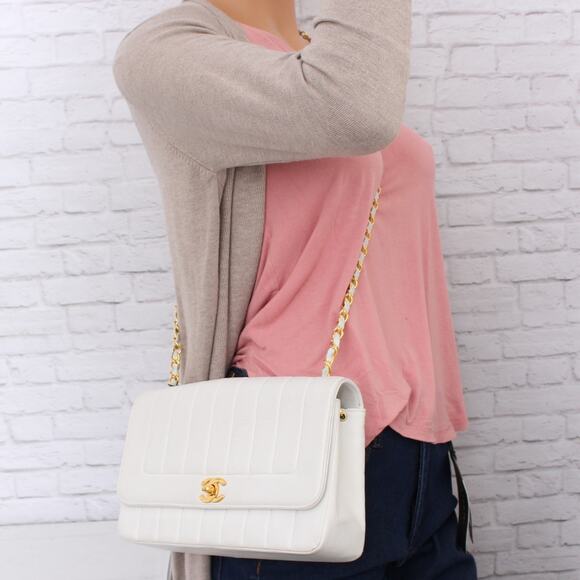 Chanel Mademoiselle White Lambskin Diana Flap Shoulder Crossbody Bag A5386 - Picture 3 of 12